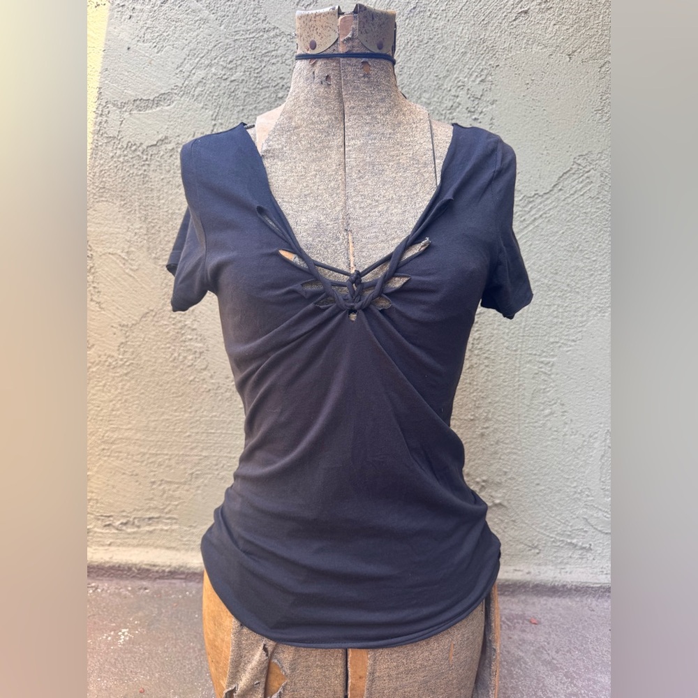 Custom cut macrame top - Picture 3 of 16